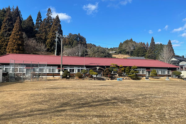 Former Damine Elementary School