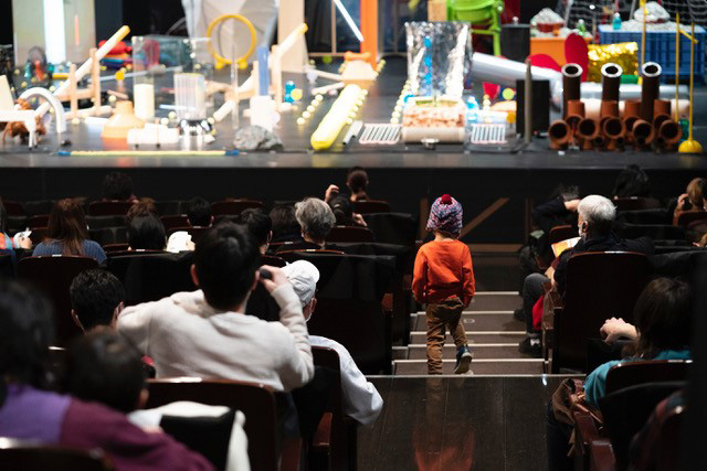 Reference Image: Relaxed Performances